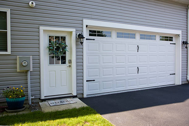 24/7 Emergency Garage Door Panel Replacement experts in Rose Hill, NC